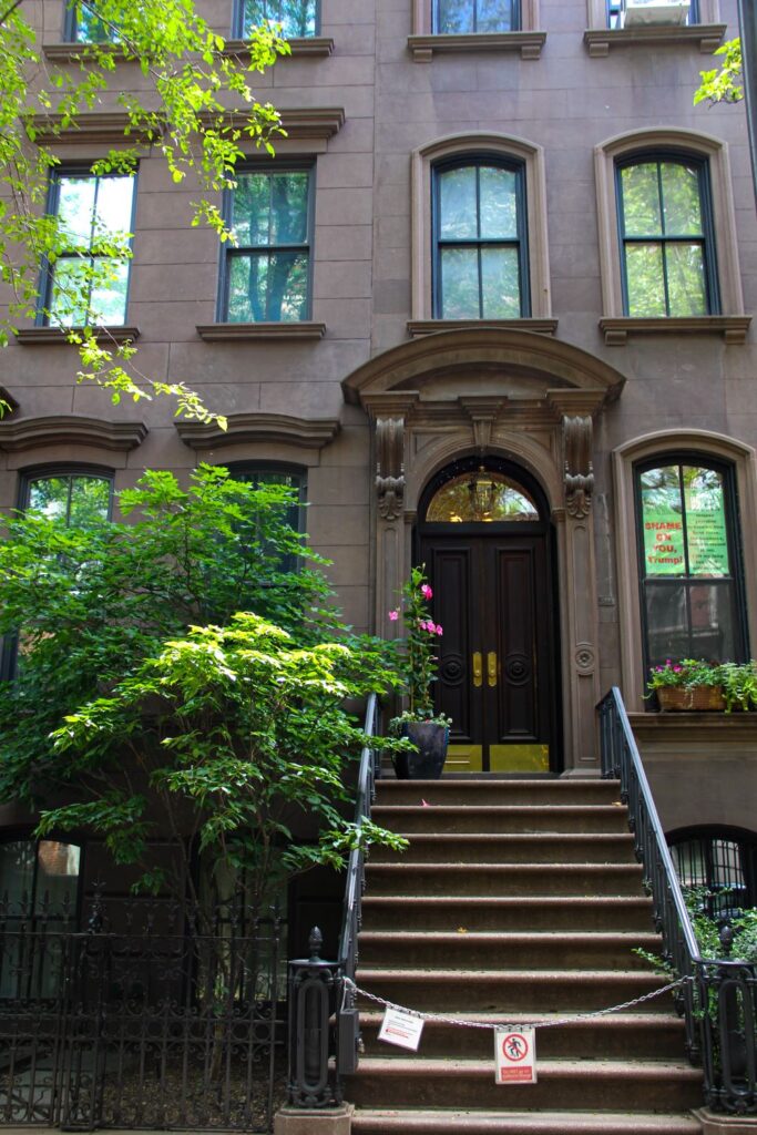 Carrie Bradshaw's Apartment NYC